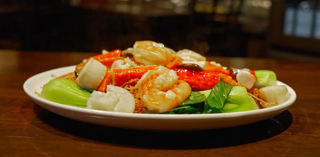 Seafood pan-fried noodles